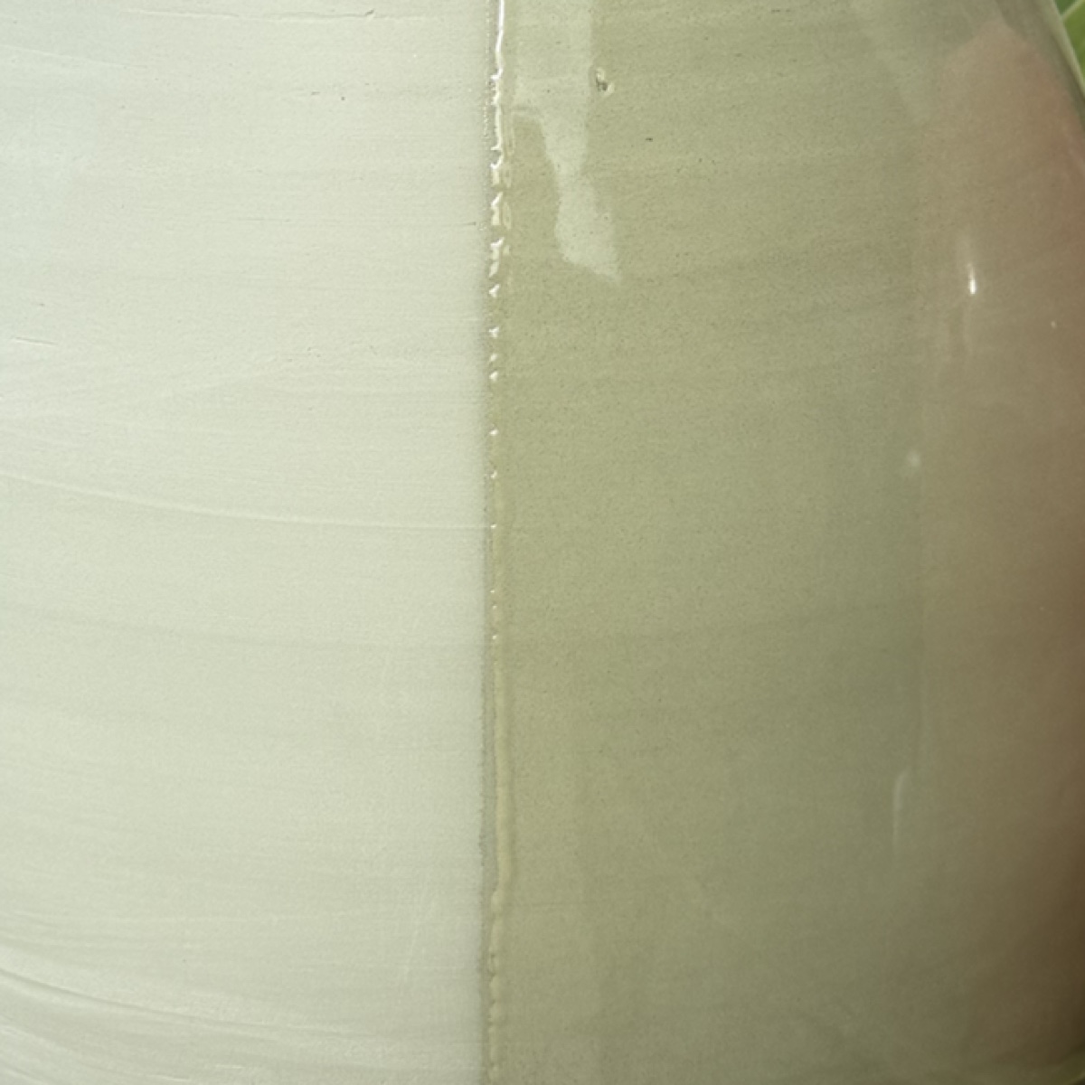True FA170 earthenware material in extreme close-up