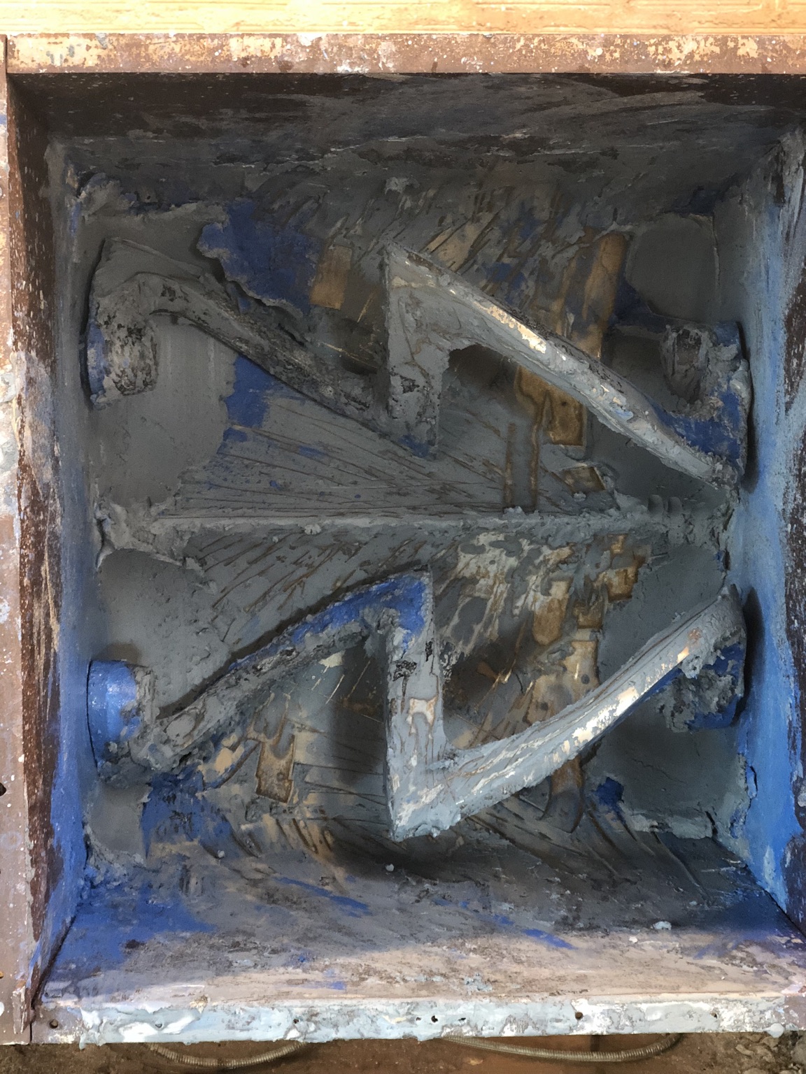 Vue intérieure du malaxeur pendant la fabrication de la FA141