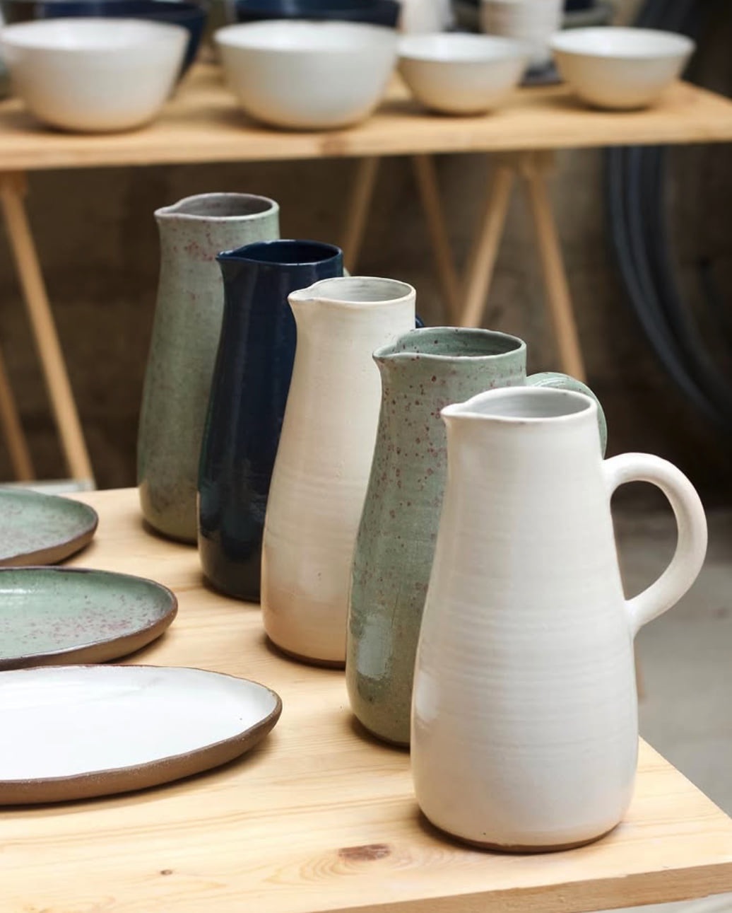 Gaëlle Le Doledec'in Noron Stoneware sürahi ve sofra eşyaları koleksiyonu