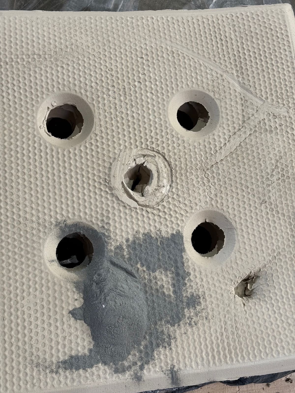 Détail de l’ajout minéral au cours de la fabrication du GE221PY