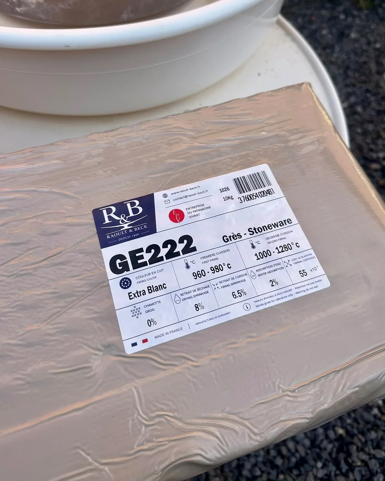 Pane di GE222 da 10 kg nella sua confezione